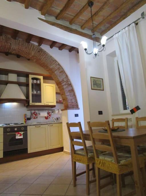 Apartamento Il Piccolo Eden - Private Garden Livorno Exterior foto
