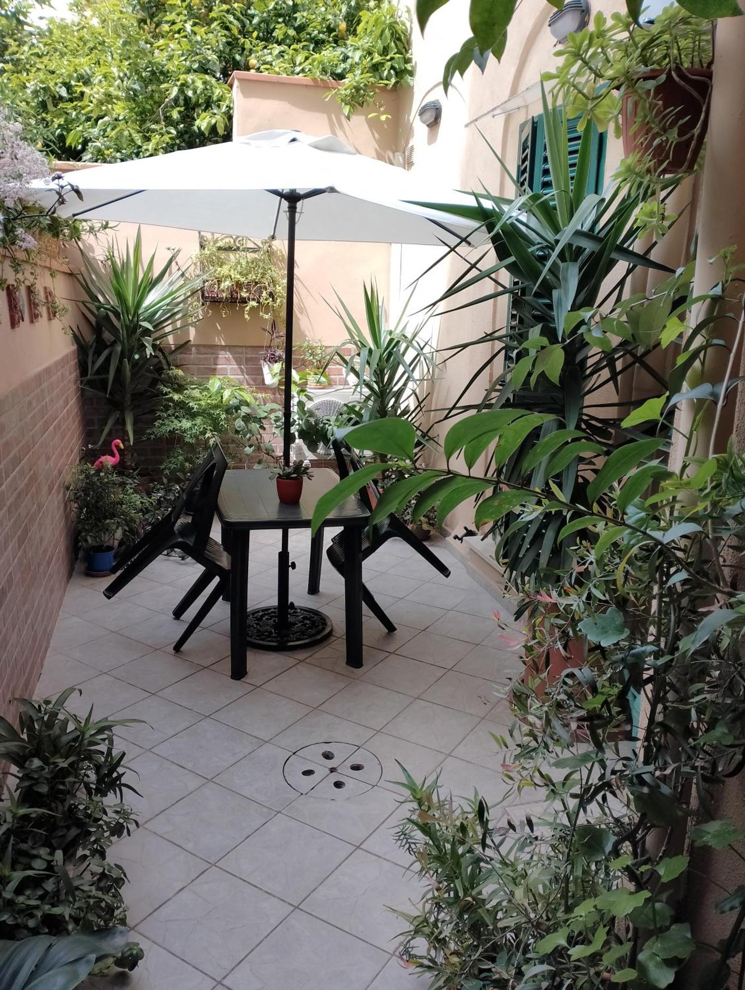 Apartamento Il Piccolo Eden - Private Garden Livorno Exterior foto