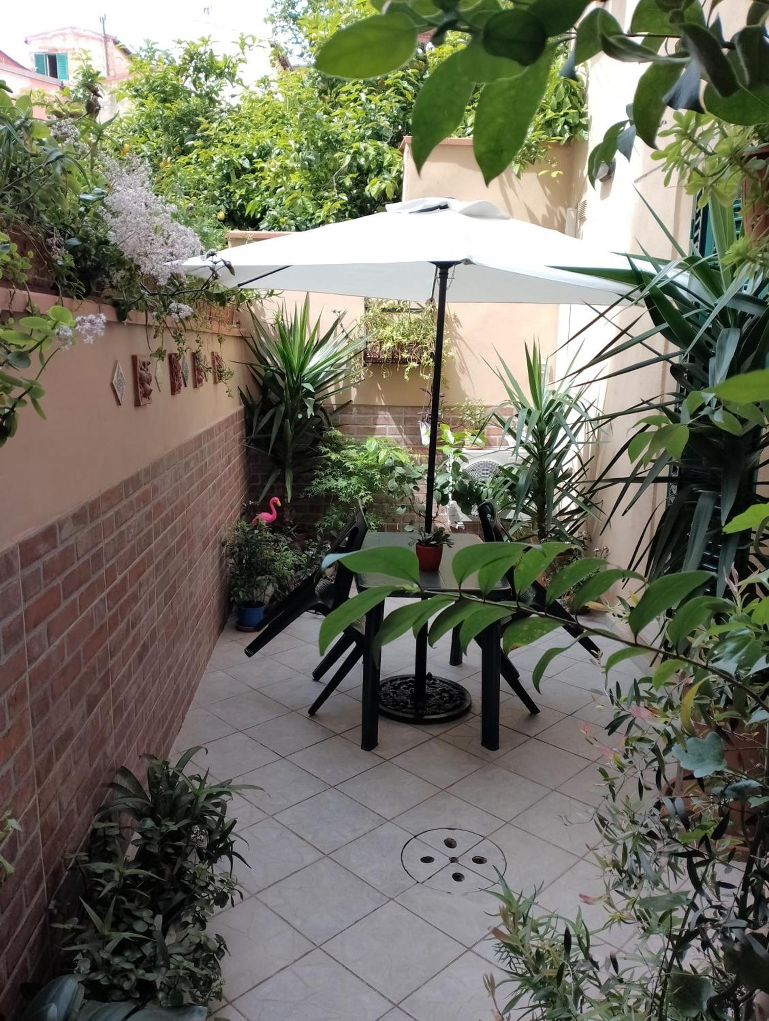 Apartamento Il Piccolo Eden - Private Garden Livorno Exterior foto
